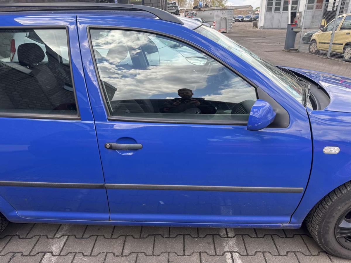 VW Golf 4 original T&uuml;r vorn rechts LA5C Surfblau 5-T&uuml;rer Rohbau Bj.2001